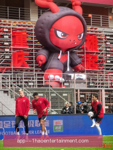 德比双雄队徽演变，传统符号与城市荣耀交织